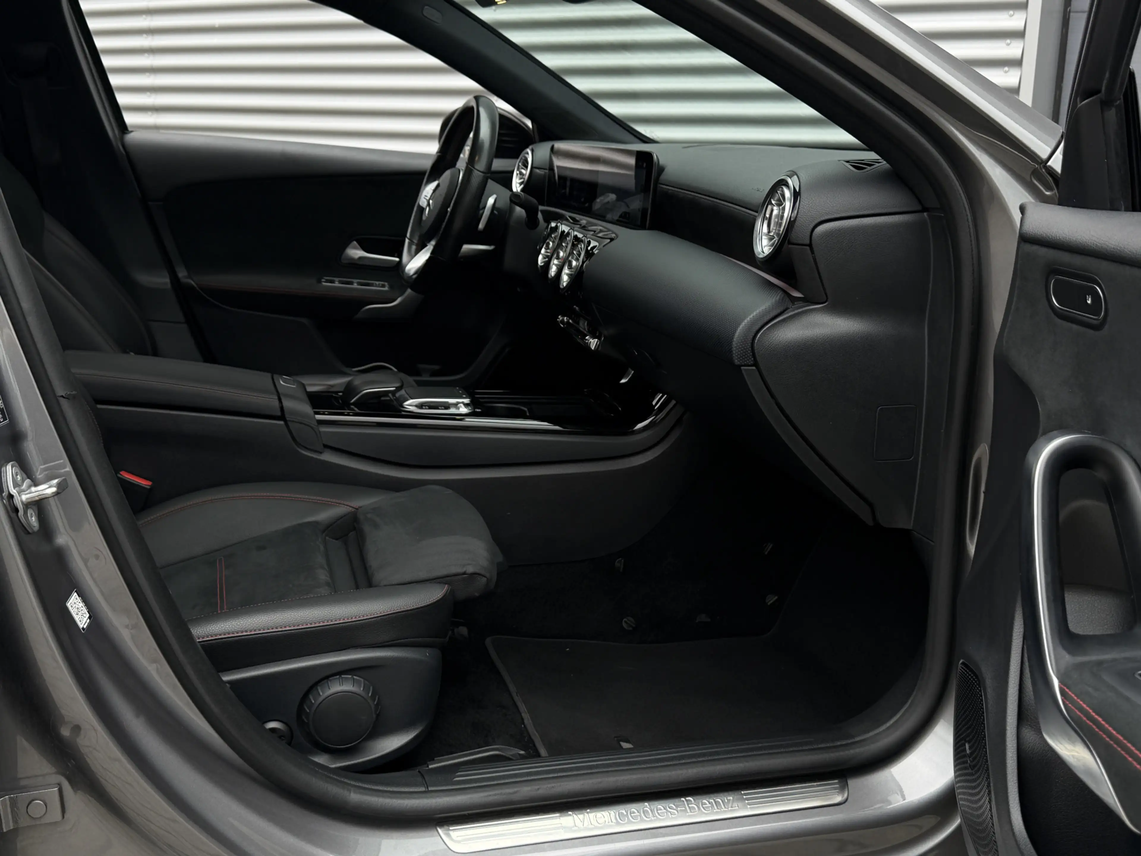 Mercedes-Benz A 250 Premium I Aut. I AMG I Leder I Pano.dak I Leder — photo 8