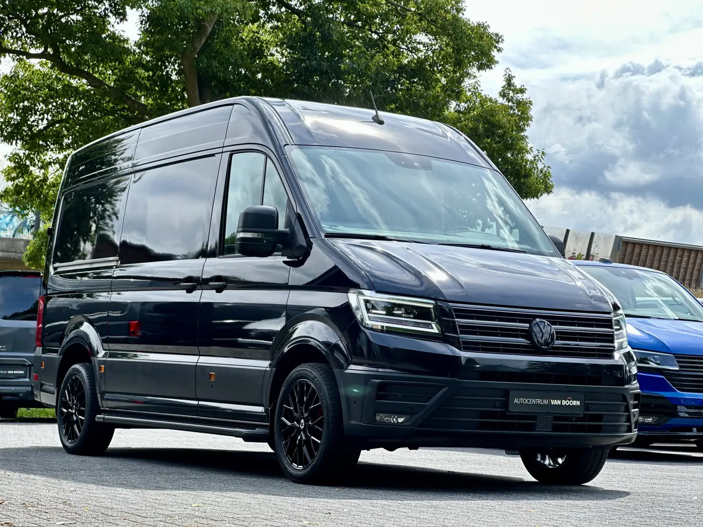 Volkswagen Crafter 35 2.0 TDI | 177pk | DSG L3H3 | Black Line | Adapt Zwart - 2