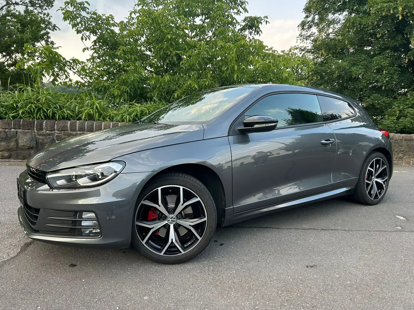 Volkswagen Scirocco 2.0 GTS T-Leder/Xenon/2.Hand Grijs - 1