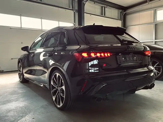 Audi S3 Sportback quattro PANO/19"/FAHRWERK/SONOS/HUD