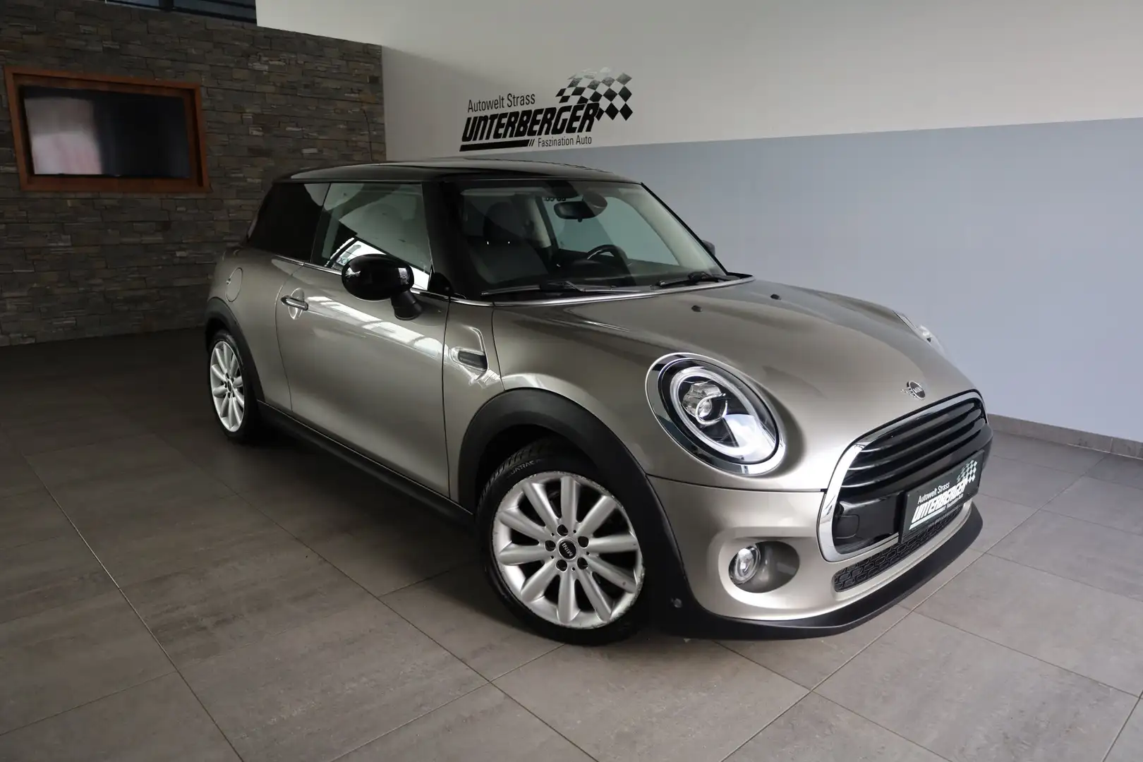 MINI Cooper Automatik 3 Türer Chili LED Navi Shz Silber - 1