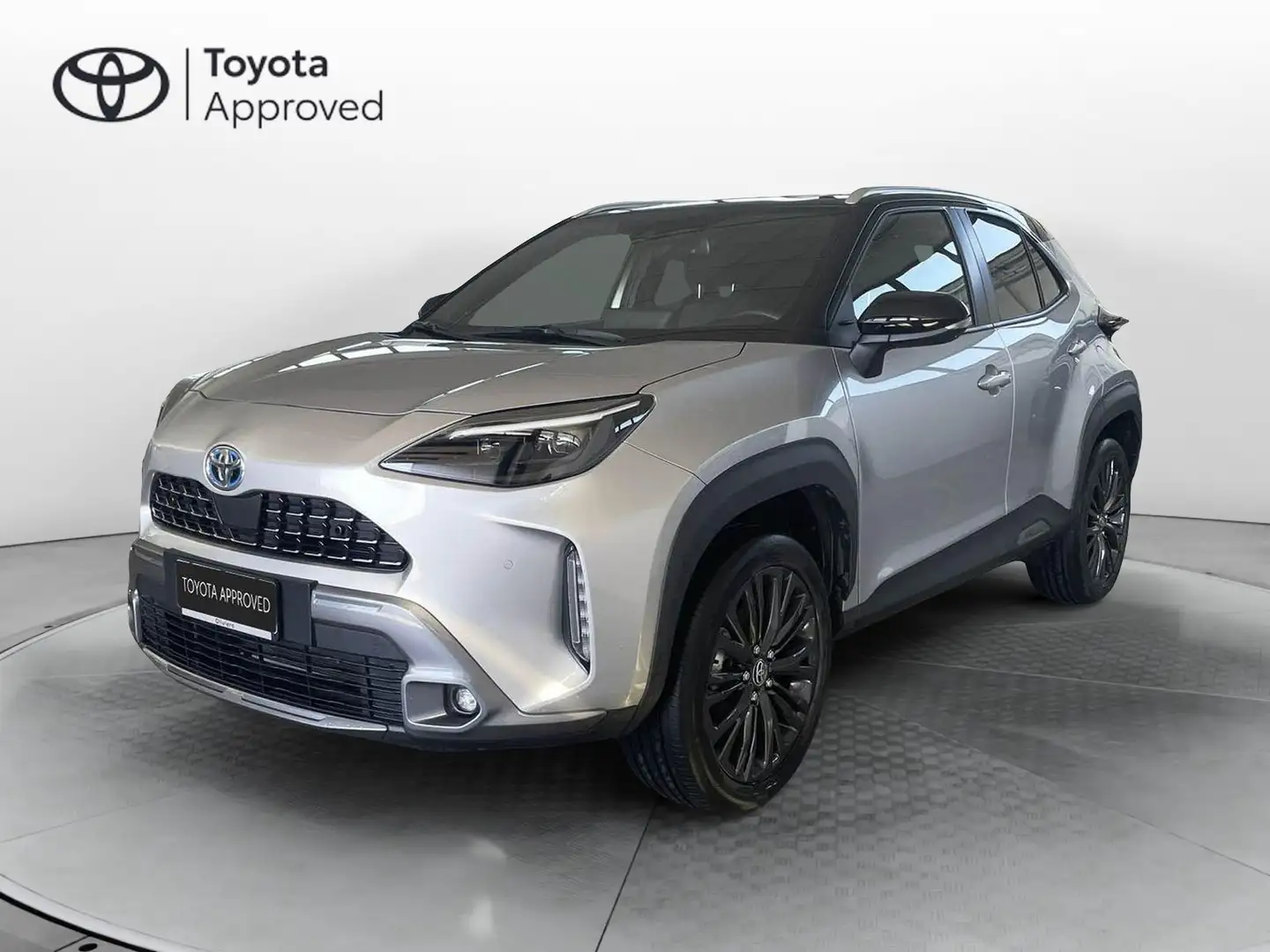 Toyota Yaris Cross Yaris Cross 1.5 Hybrid 5p. E-CVT AWD-i Adventure Grigio - 1