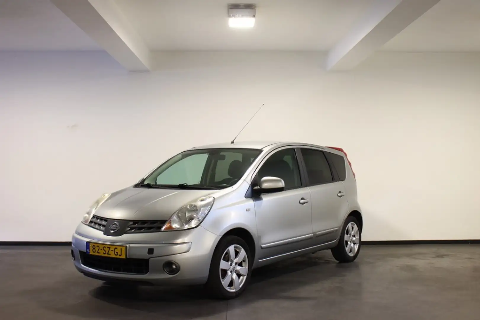 Nissan Note 1.6 FIRST NOTE Grijs - 1