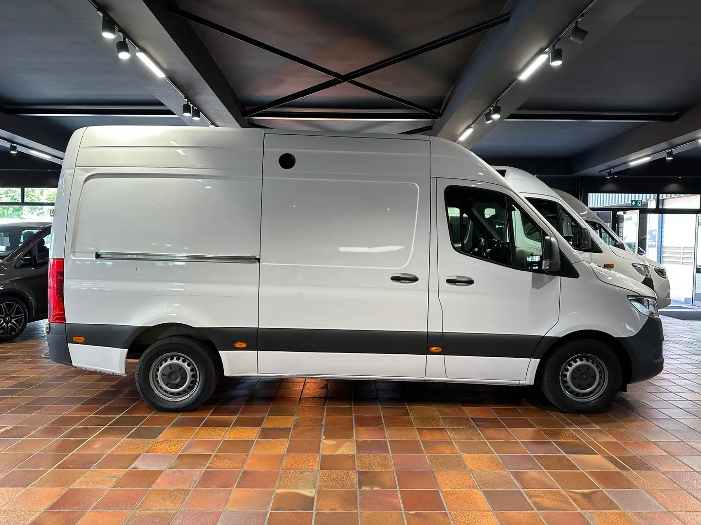 Mercedes-Benz SPRINTER 319 V6 7G L2H2 AC STANDHEIZUNG AHK-3,5T Blanc - 2