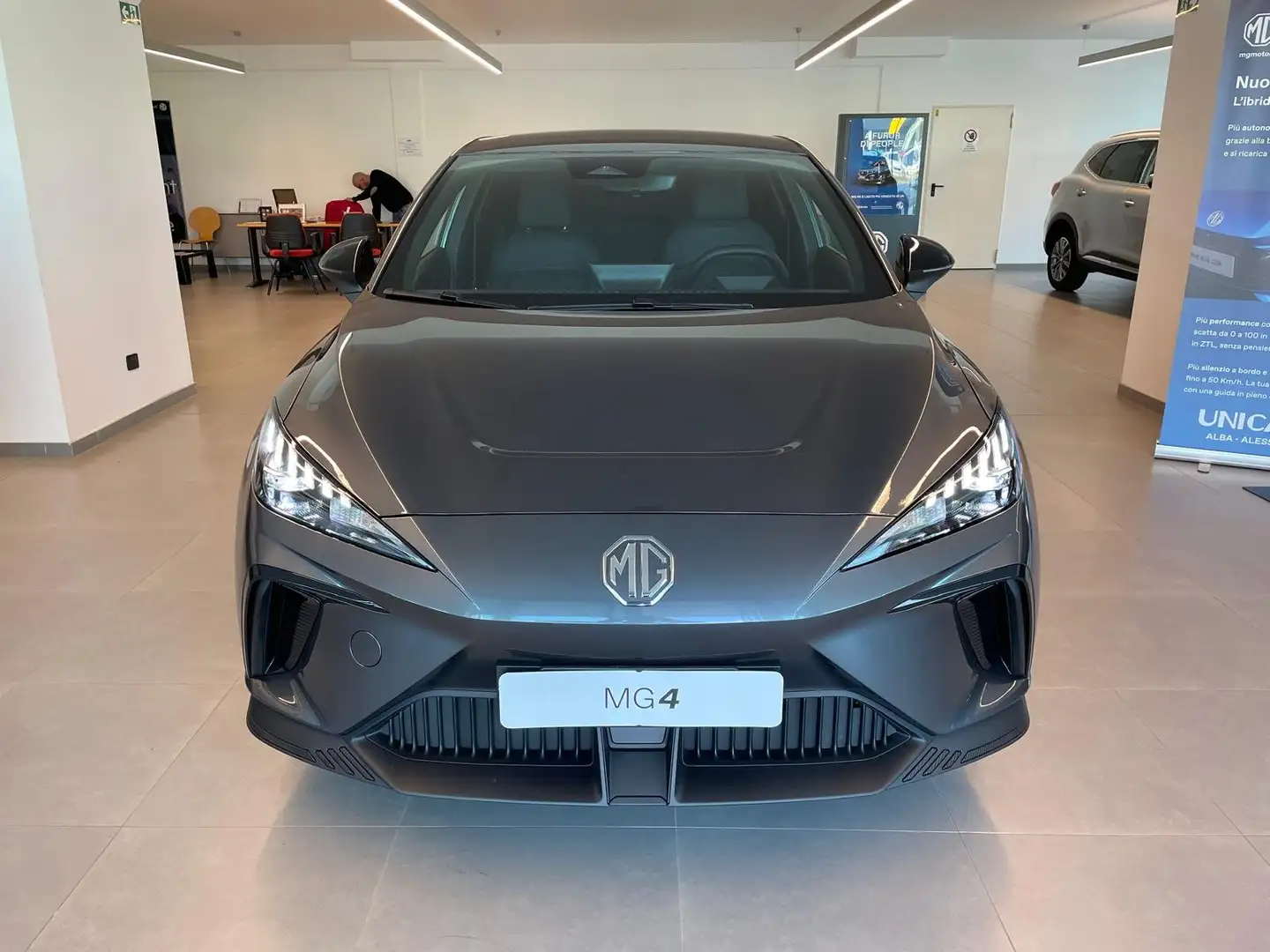 MG MG4 51kW 100%elettrica STANDARD PRONTA CONSEGNA Grigio - 2