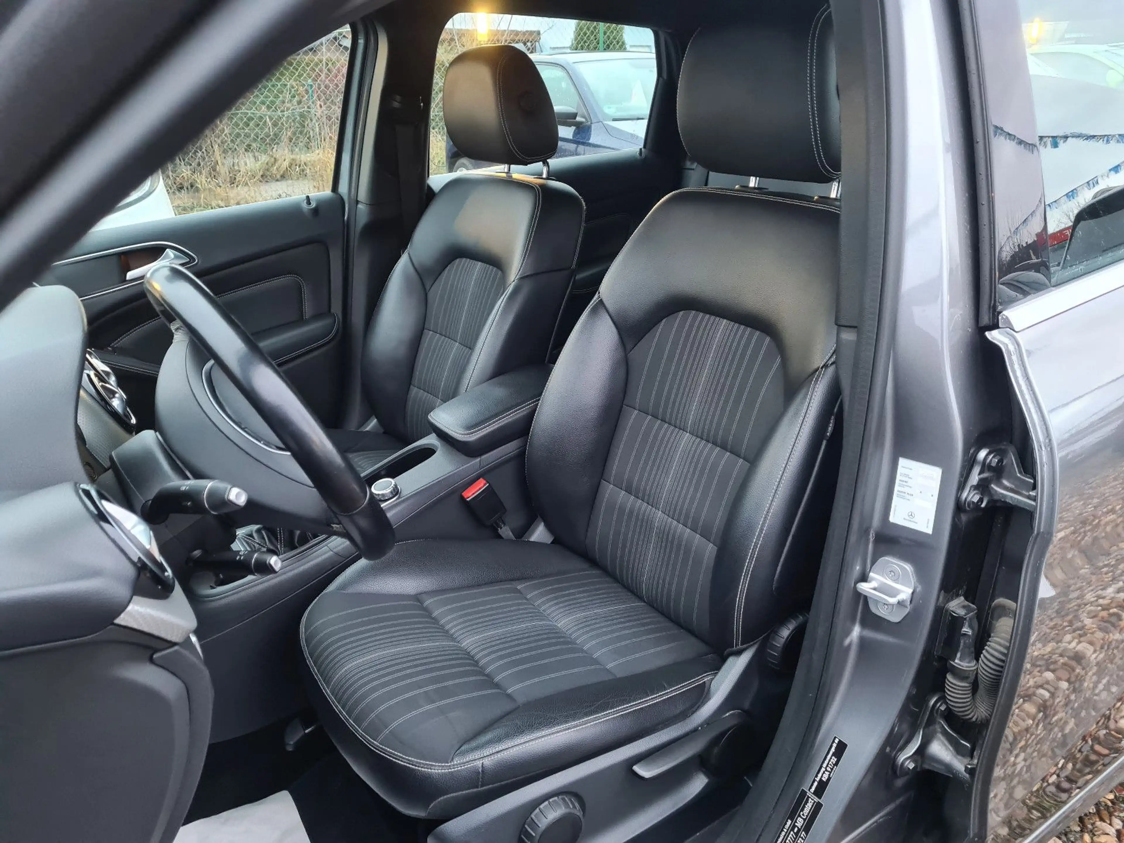 Mercedes-Benz B 180 CDI BlueEFFICIENCY T-LEDER/COMAND/KLIMAAUT — photo 10