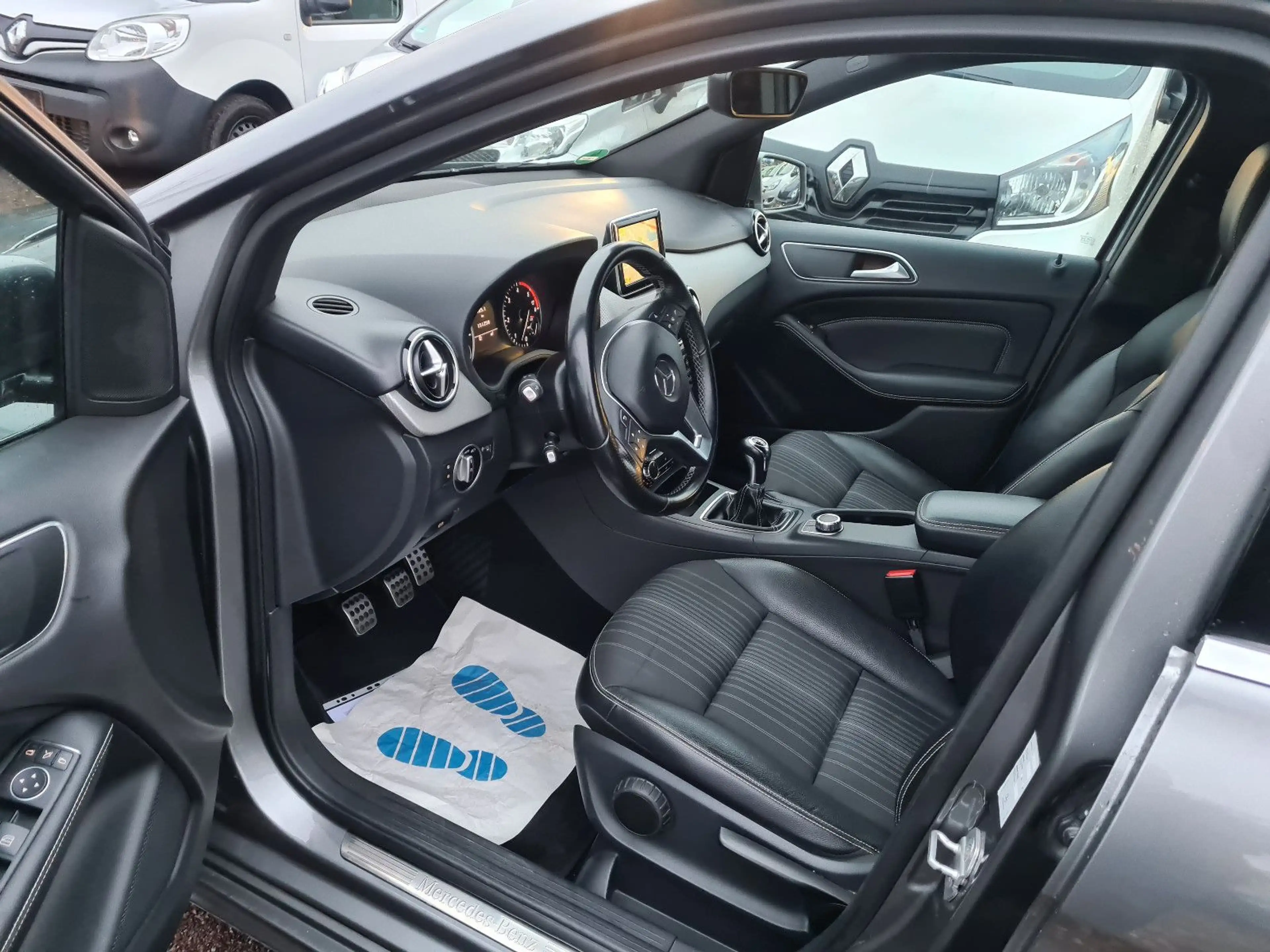 Mercedes-Benz B 180 CDI BlueEFFICIENCY T-LEDER/COMAND/KLIMAAUT — photo 5