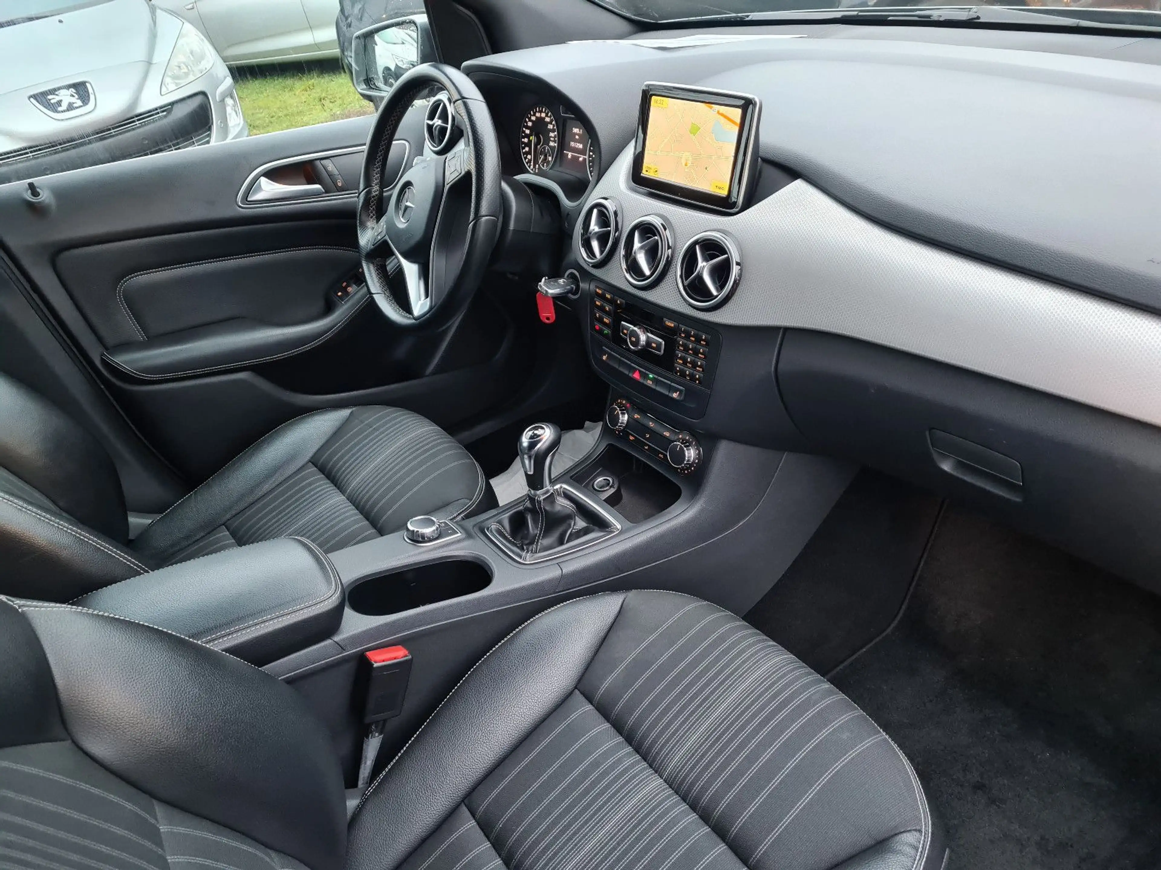 Mercedes-Benz B 180 CDI BlueEFFICIENCY T-LEDER/COMAND/KLIMAAUT — photo 9