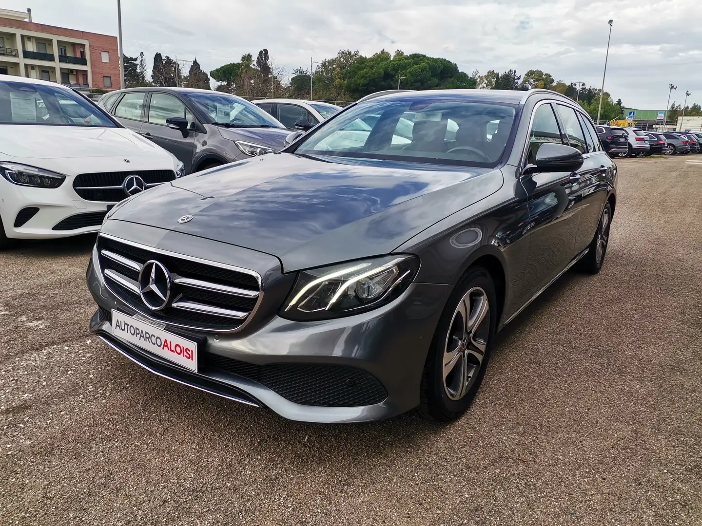 Mercedes-Benz E 200 d S.W. Automatica Sport SOLO 69000KM Grigio - 1