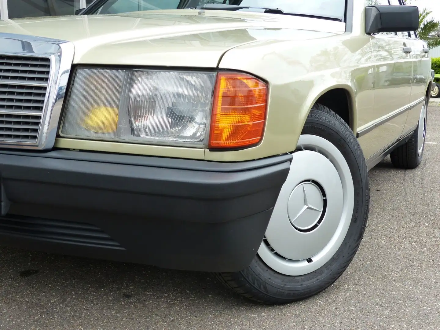 Mercedes-Benz 190 E*Automatik*Klimaanlage*TÜV NEU* Zelená - 2