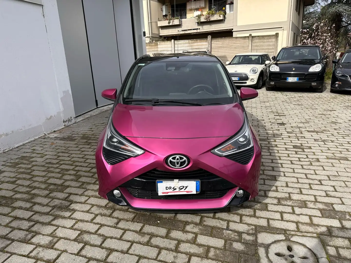 Toyota Aygo 5p 1.0 x-cool 72cv Neopatentati Violet - 2