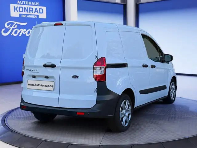 Ford Transit Courier view 5