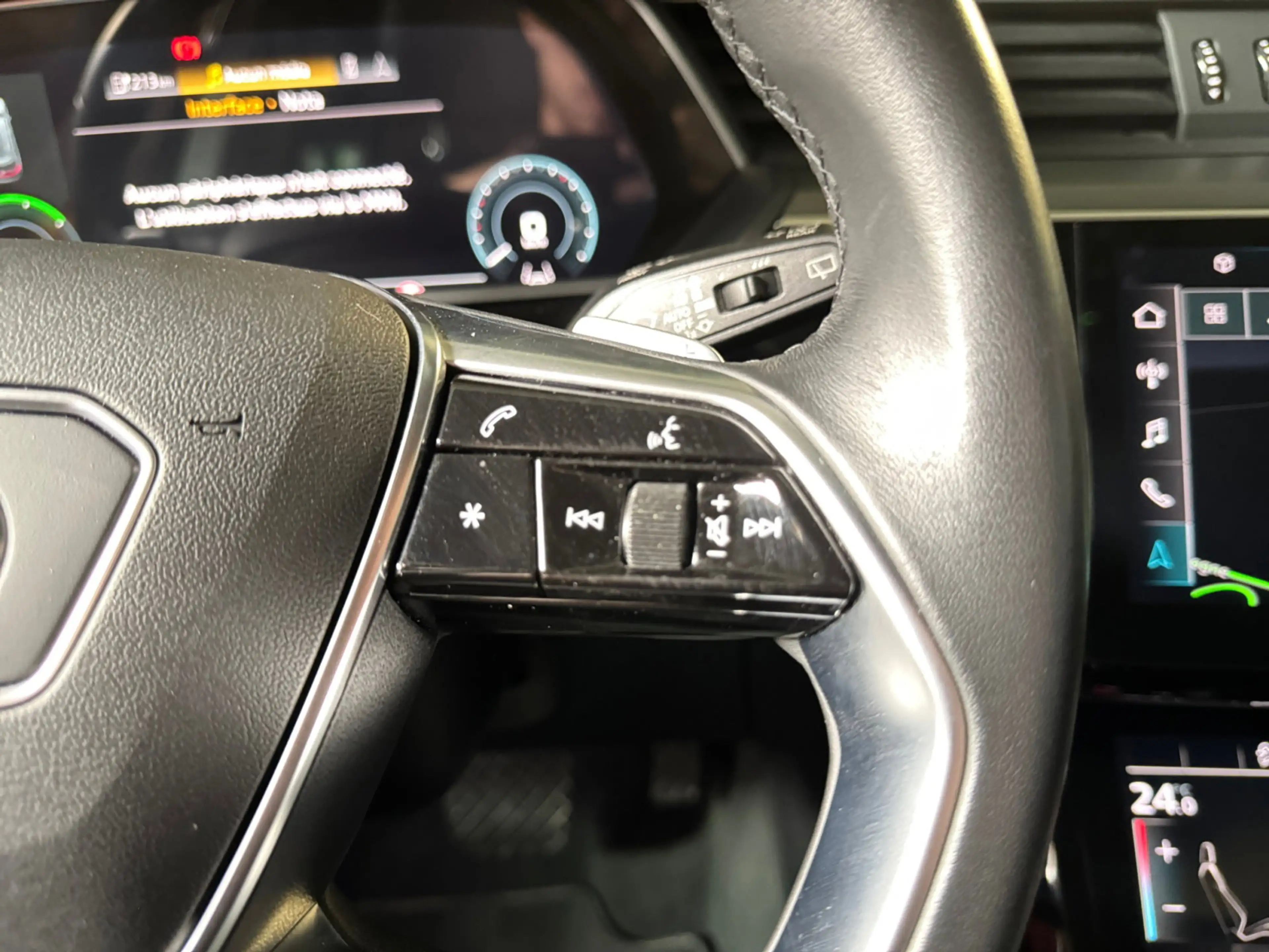 Audi e-tron Advanced 55 quattro 300 kW — photo 15