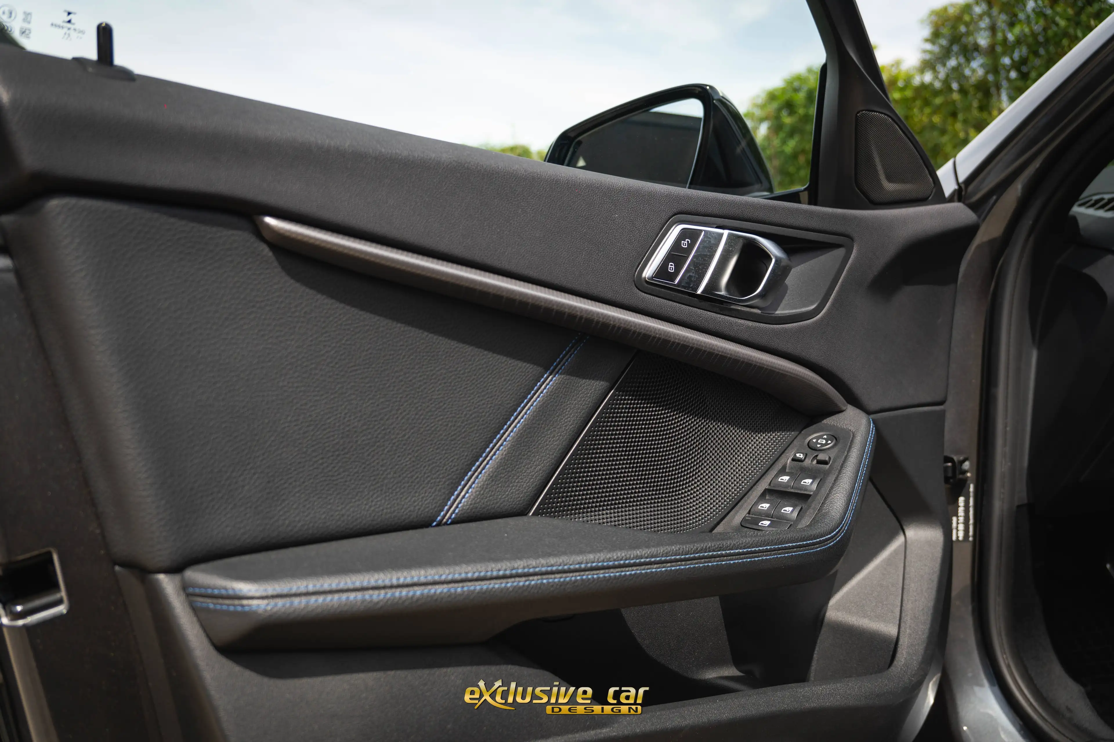 BMW 135 M135i xDrive /19''/HUD/ACC/Stuur- en zetelverwarming/Keyless/Sfeerverlichting/Grootlichtassistent/Camera/ — photo 13
