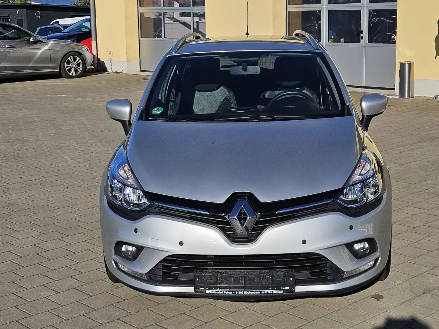 Renault Clio IV  Grandtour 1,5 dci*Navi*PDC*HU/AU neu* Grau - 2