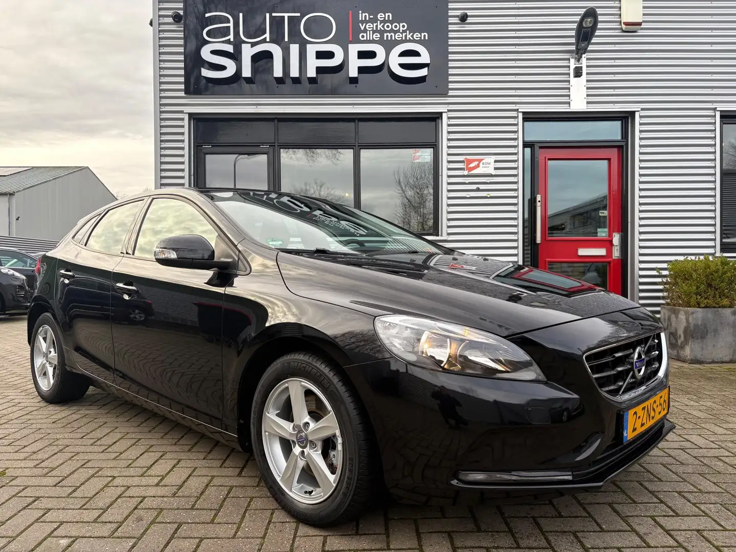 Volvo V40 1.6 T3 Kinetic -150 PK-CLIMA-CRUISE-NAVI-CAMERA-TR Noir - 2
