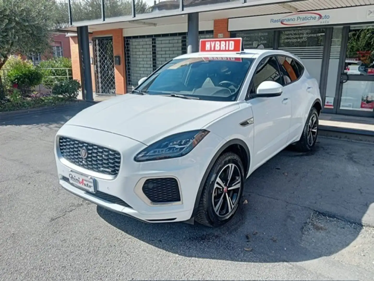 Jaguar E-Pace 1.5 I3 160 HYBRID MHEV Auto R-Dynamic SE Blanc - 1