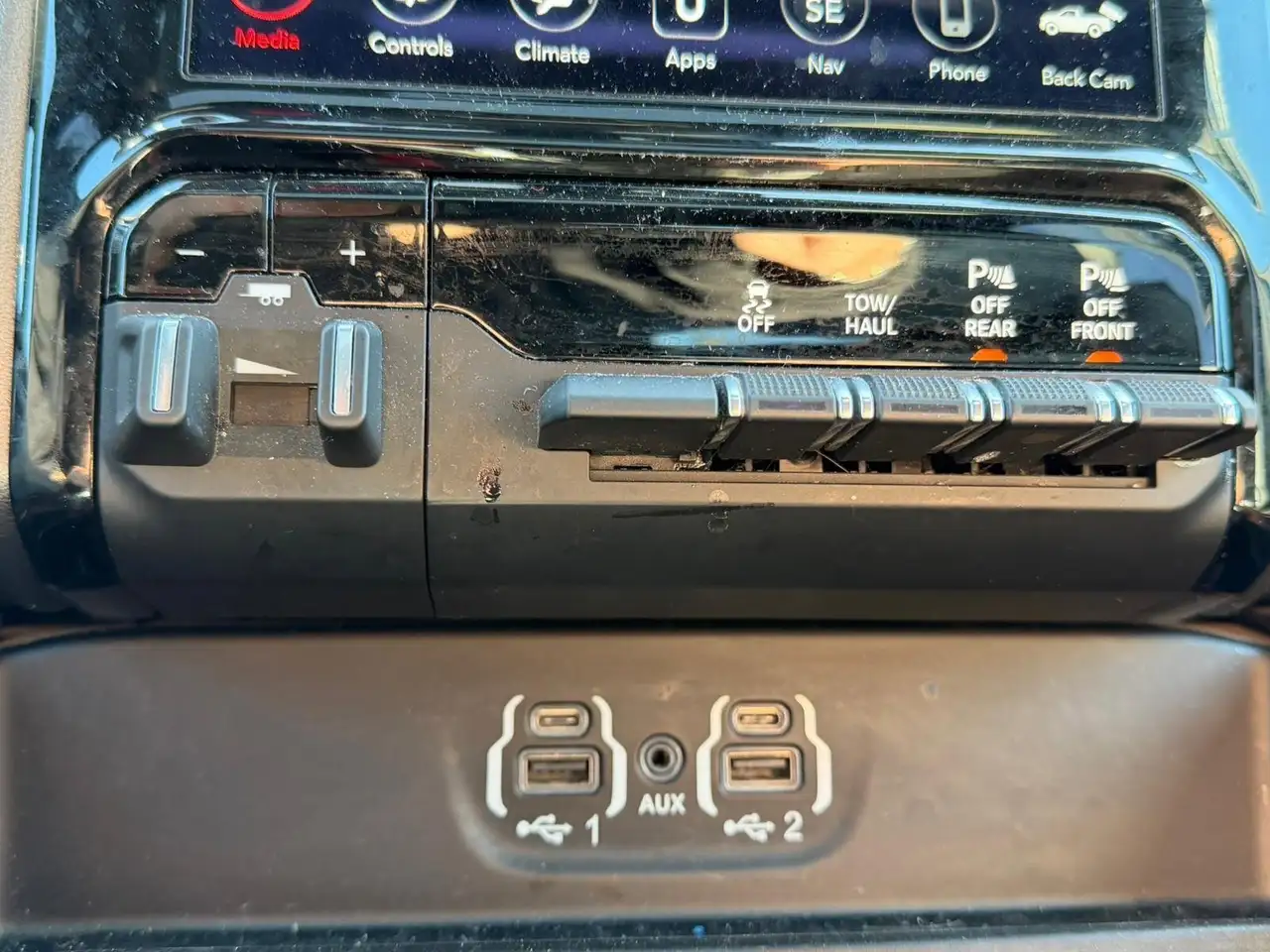 RAM 1500 снимка RAM 1500