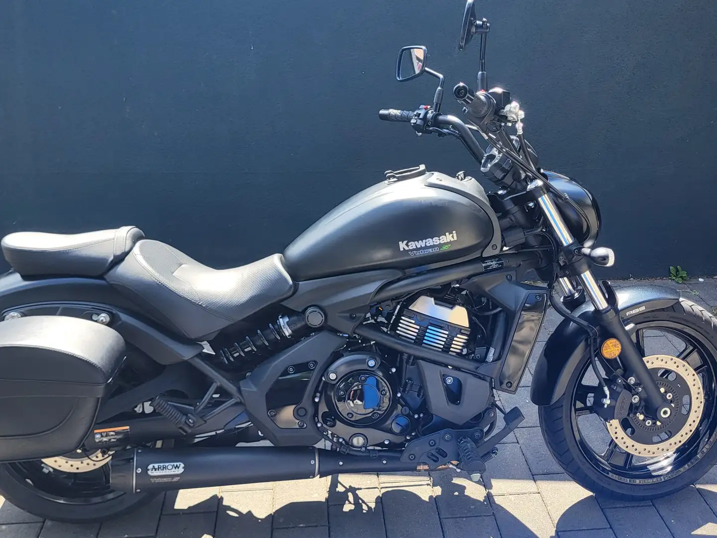 Kawasaki Vulcan S Mit Arrow Auspuff und Koffer Negro - 1