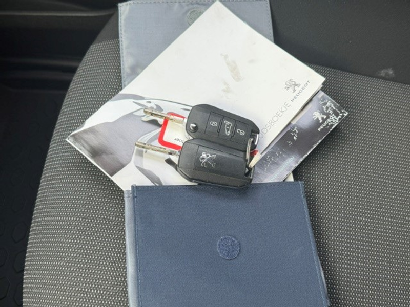 Peugeot Partner 1.5 BlueHDI Premium AIRCO I MULTIMEDIA I 1e EIGENA — photo 18