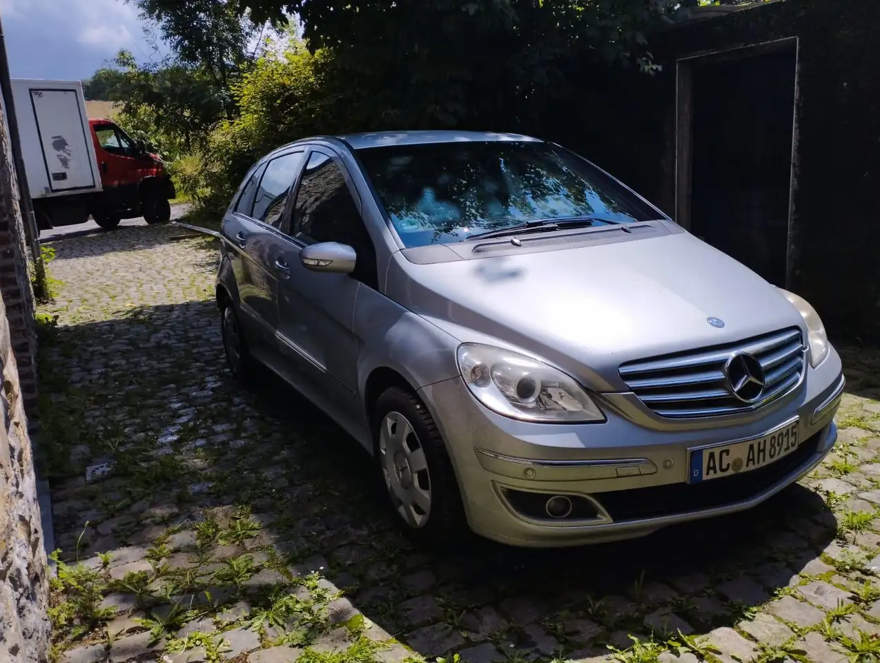 Mercedes-Benz B 200