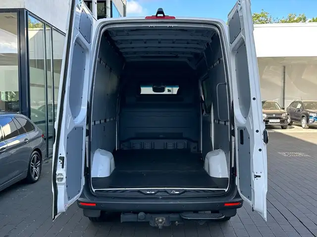 Mercedes-Benz Sprinter view 8