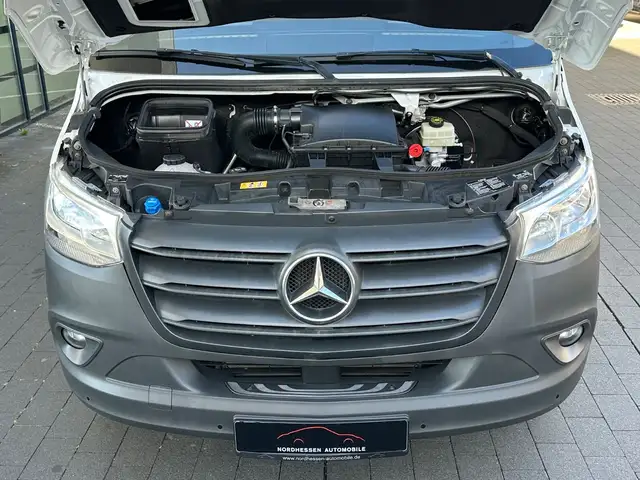 Mercedes-Benz Sprinter view 6