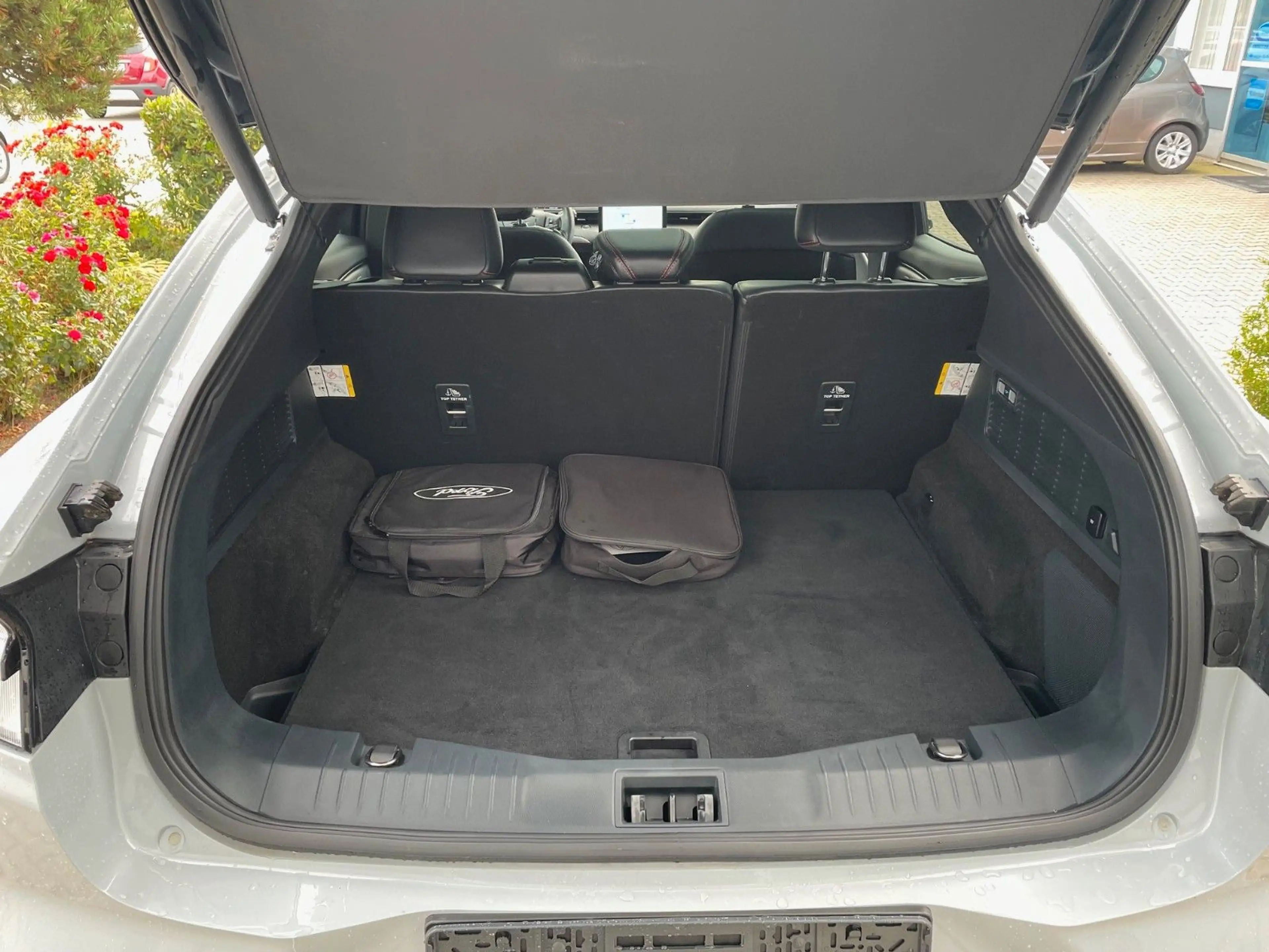 Ford Mustang Mach-E Premium AWD 351Ps Pano/Leder/iACC — photo 7
