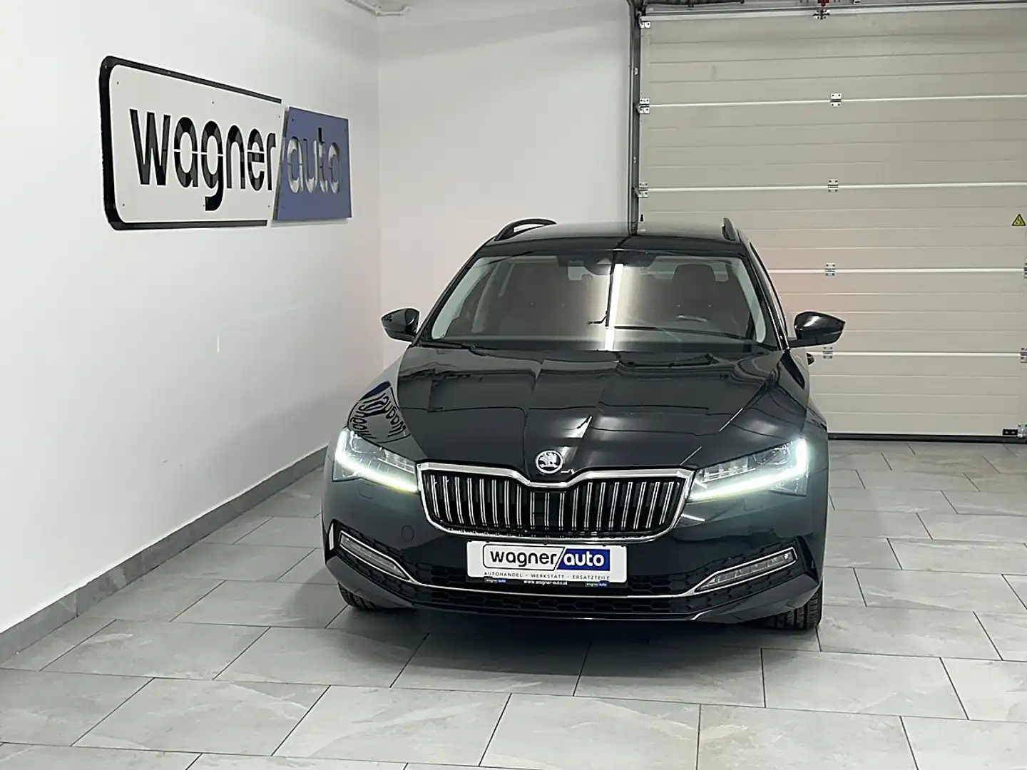 Skoda Superb Kombi 2,0 TDI Style DSG MATRIX LED/ACC/Navi/el.... Schwarz - 1