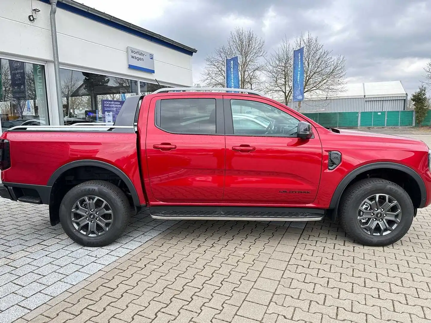 Ford Ranger 3,0 l TDCi 4x4 DOKA AT Wildtrak ROLLO*AHK Rouge - 2