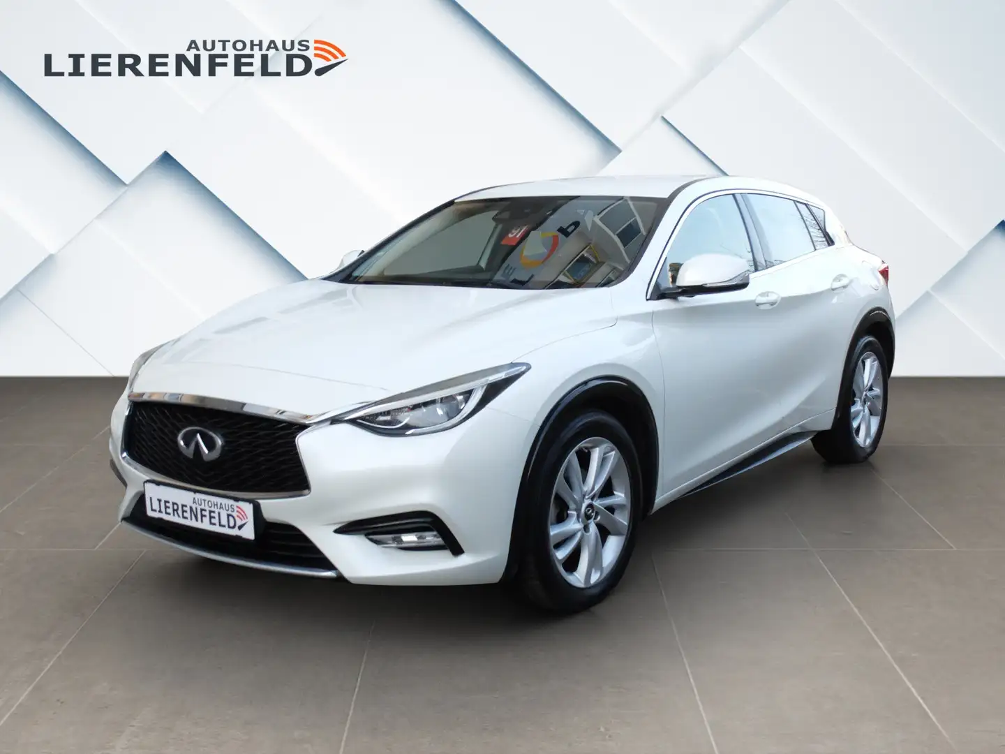 Infiniti Q30 1.5 d Automatik Navi Kamera Weiß - 1