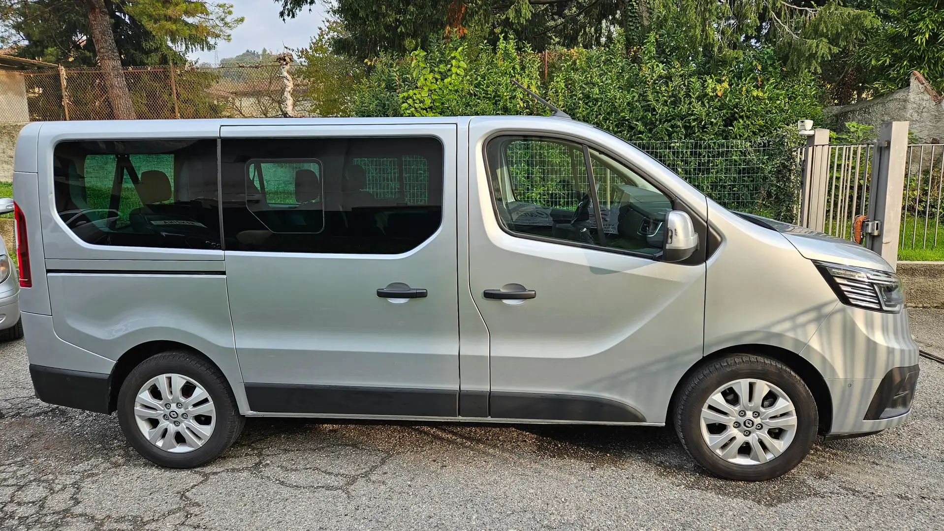 Renault Trafic T Turbo Equilibre Pack Camera Full! CERT RENAULT ! Argent - 2