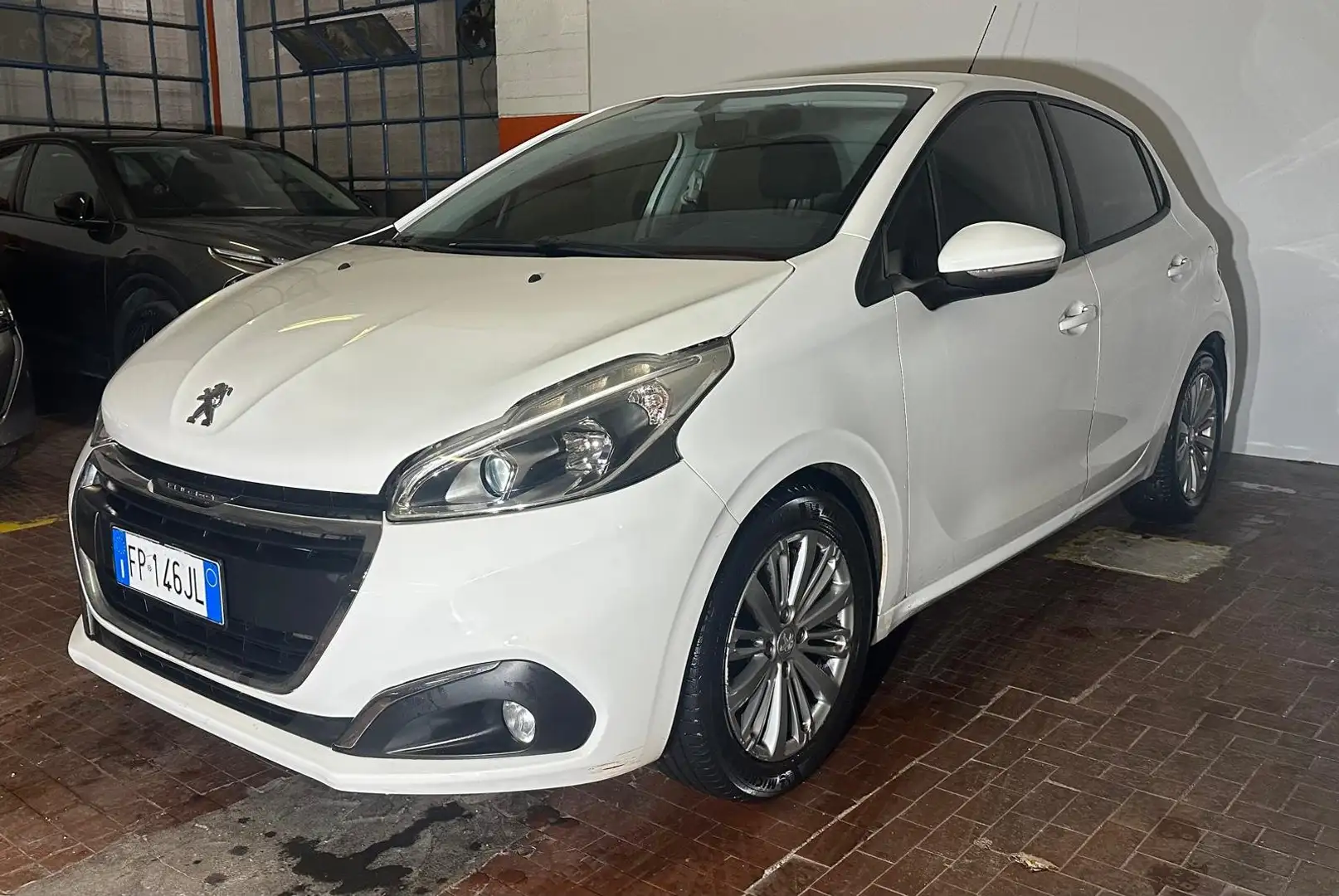 Peugeot 208 1.6 bluehdi Allure 75cv Euro 6 Bianco - 1