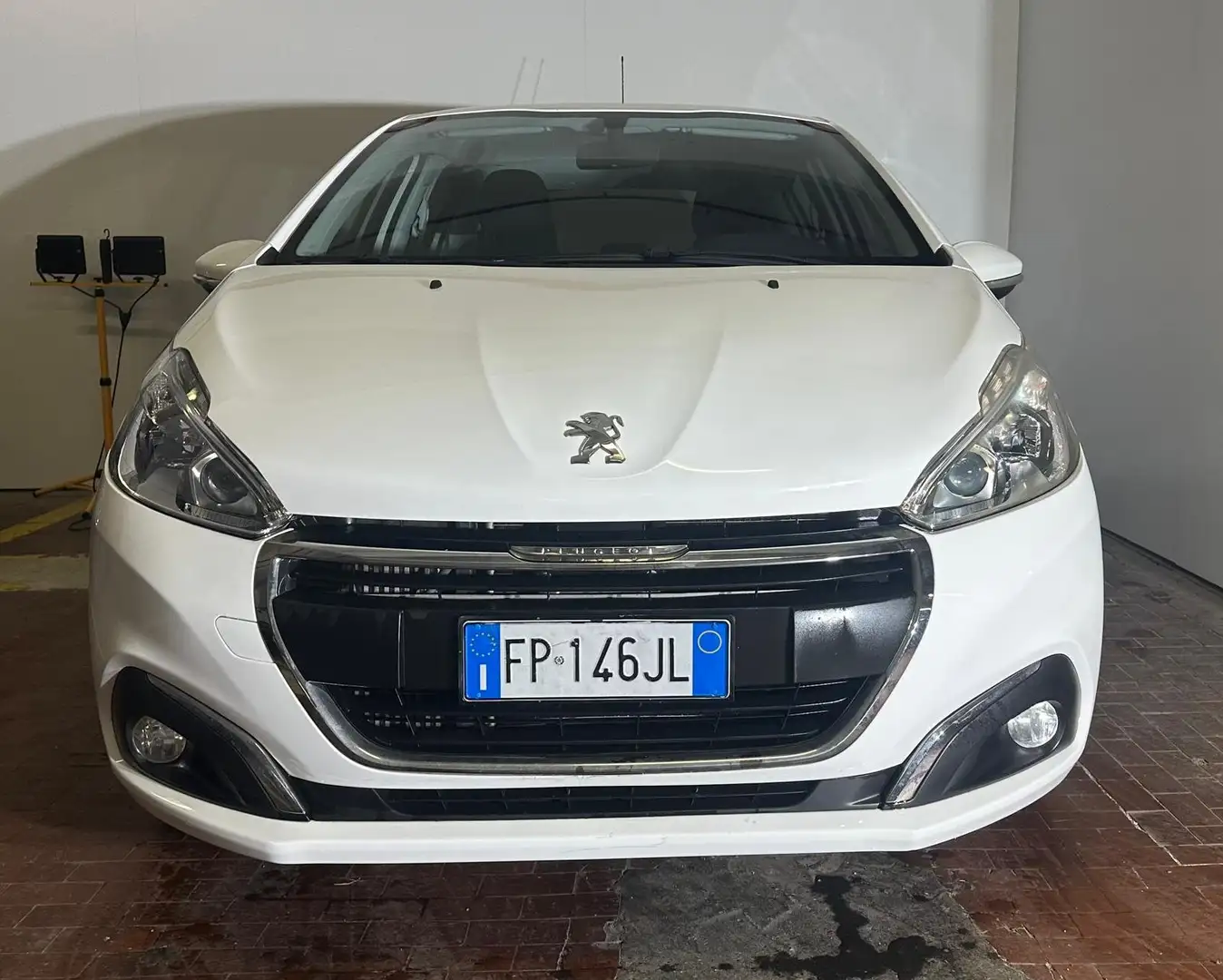 Peugeot 208 1.6 bluehdi Allure 75cv Euro 6 Bianco - 2