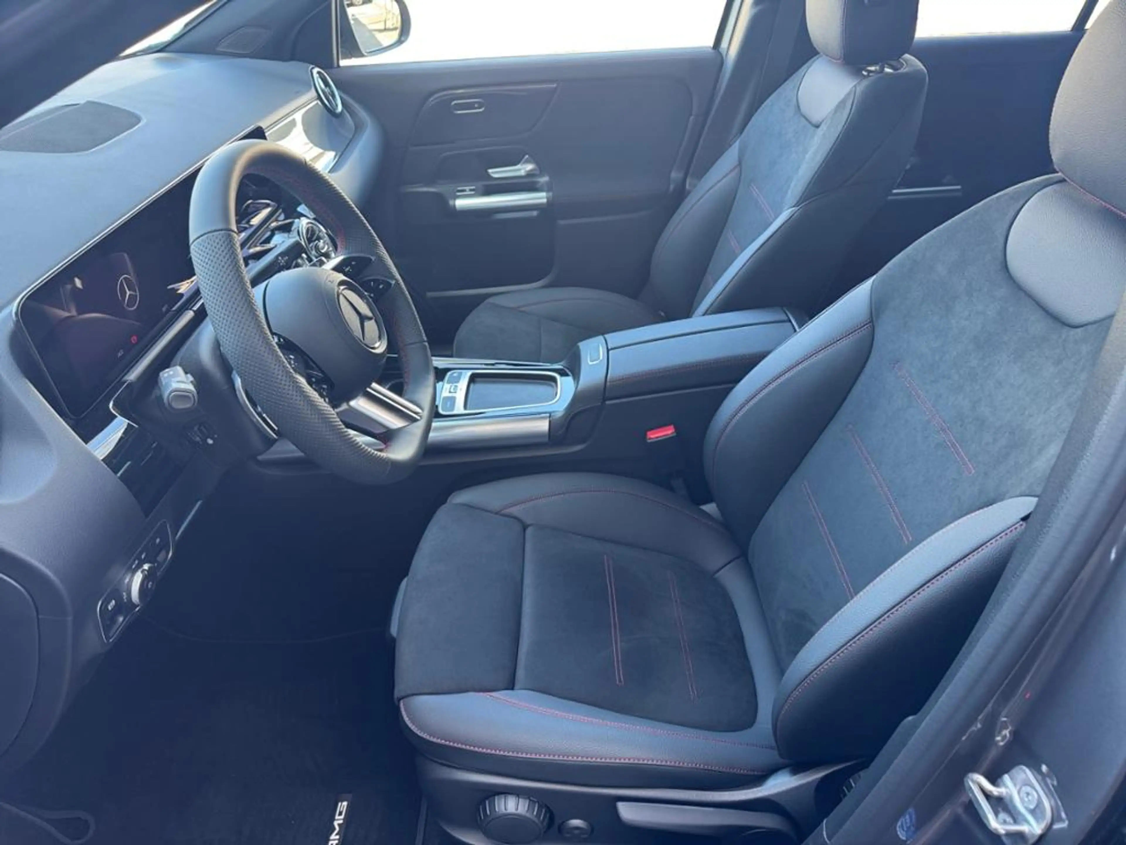 Mercedes-Benz GLA 200 AMG+MBUX+MBeam+Night+AHK+Wide+360+Cam — photo 6