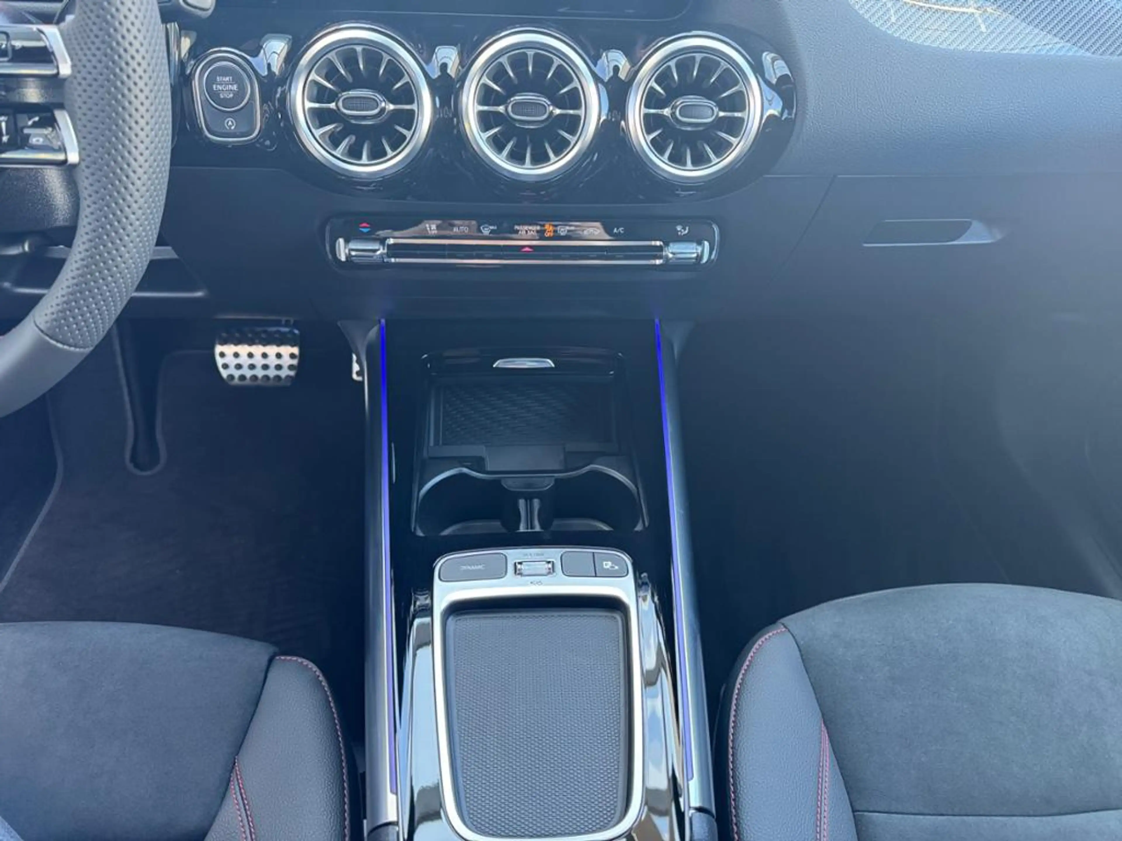 Mercedes-Benz GLA 200 AMG+MBUX+MBeam+Night+AHK+Wide+360+Cam — photo 15