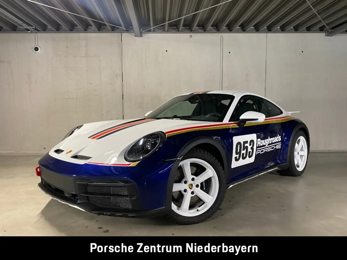 Porsche 992 (911) Dakar | Ralley Design Paket | Bleu - 1