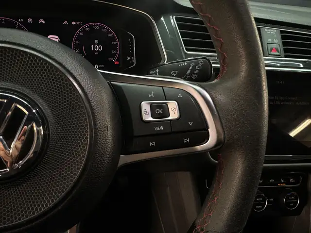 Volkswagen Tiguan Allspace view 15