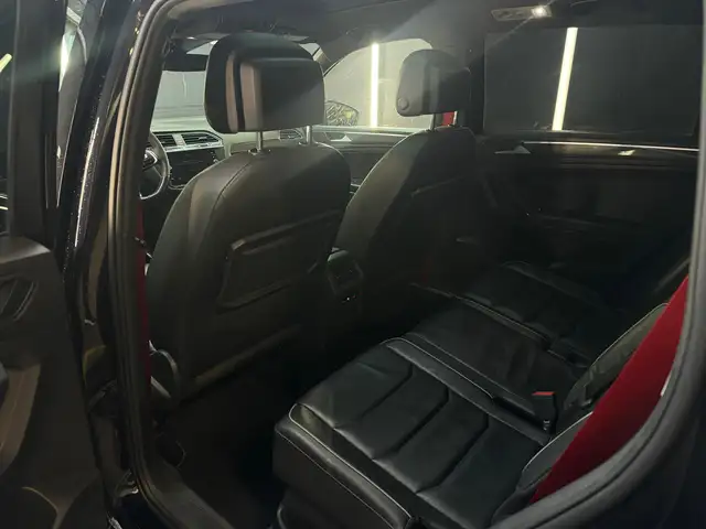 Volkswagen Tiguan Allspace view 13