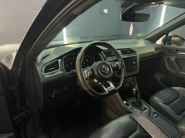 Volkswagen Tiguan Allspace view 6