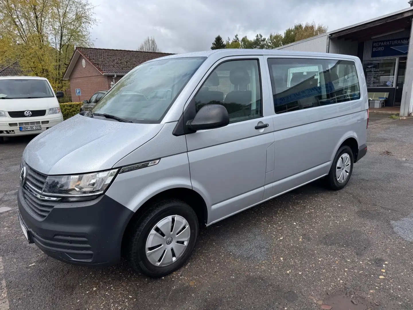 Volkswagen T6 Caravelle Trendline AHK/Parktronic Silber - 1
