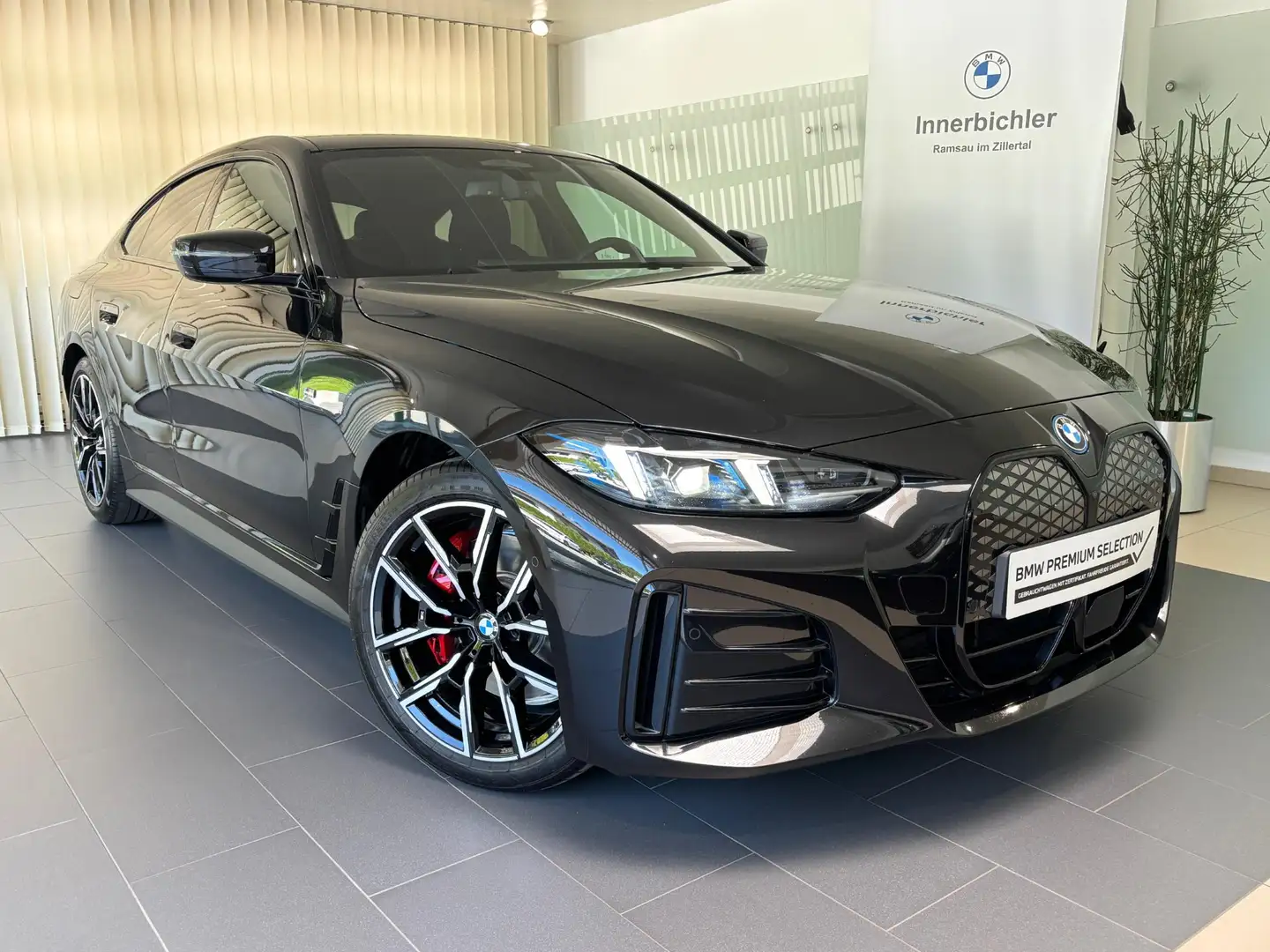 BMW i4 xDrive40 Schwarz - 1