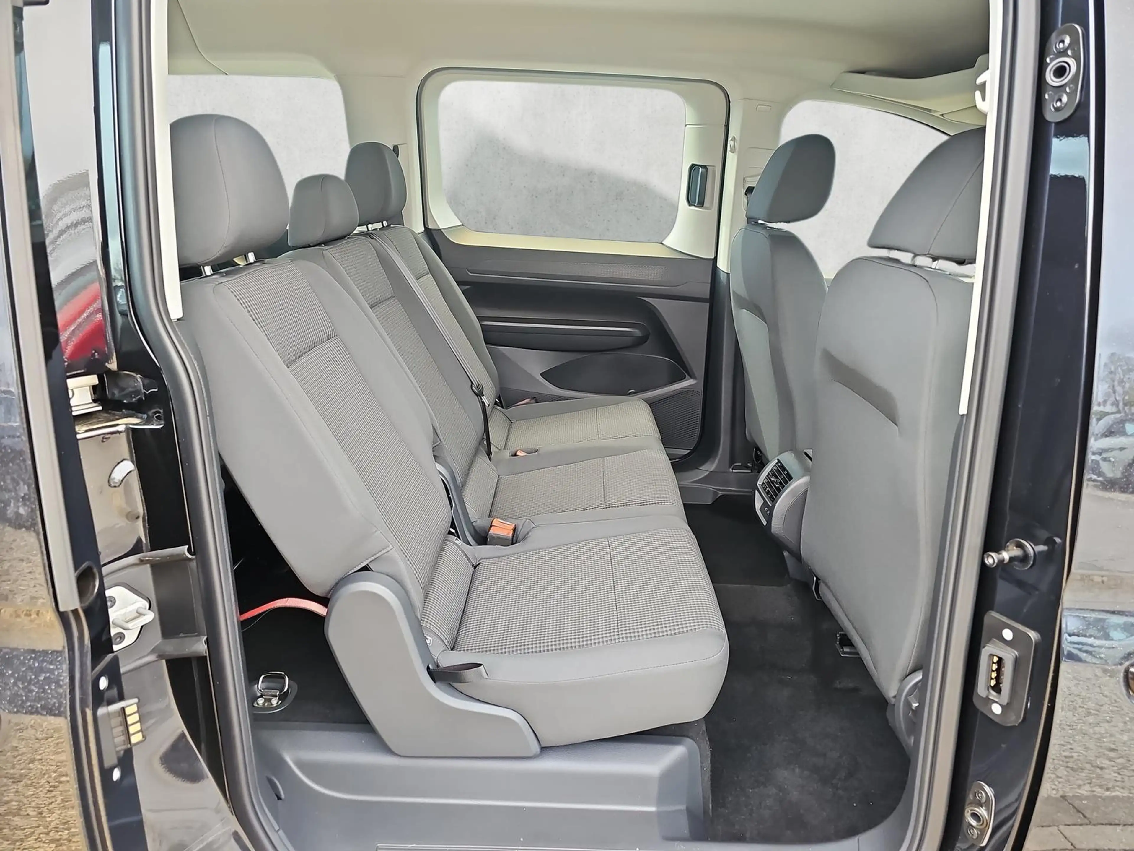 Volkswagen Caddy Maxi Basis 2.0 TDI DSG 7-Si Kamera Keyless Star... — photo 13