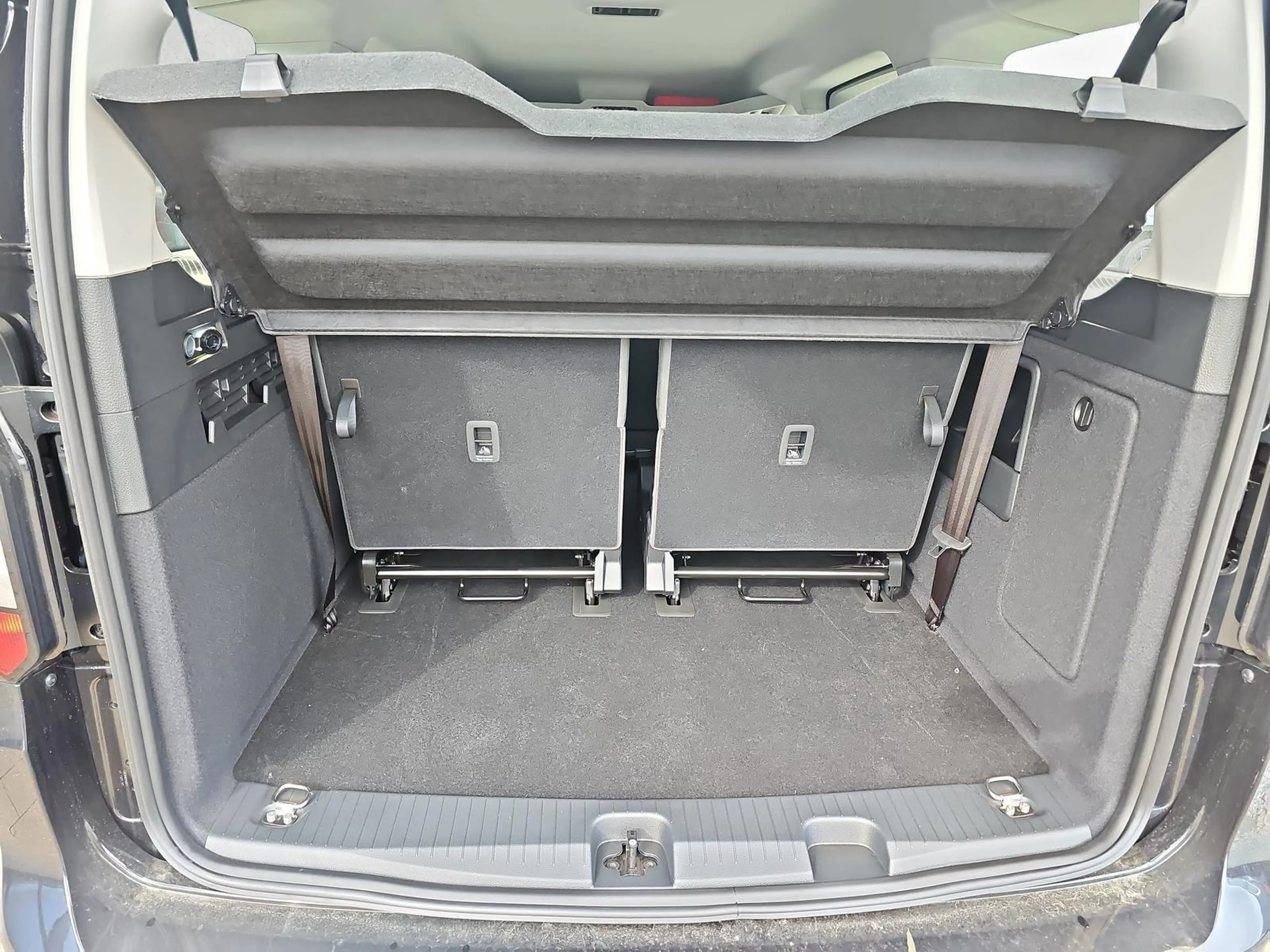 Volkswagen Caddy Maxi Basis 2.0 TDI DSG 7-Si Kamera Keyless Star... — photo 14