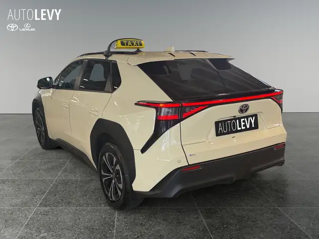 Toyota BZ4X view 4