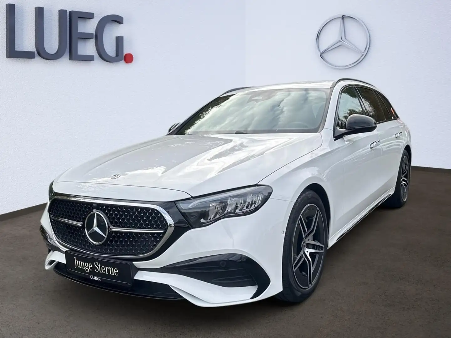 Mercedes-Benz E 220 d T AMG-ADVANCED+NIGHT+LED+WINTERPAKET+AHK Weiß - 1