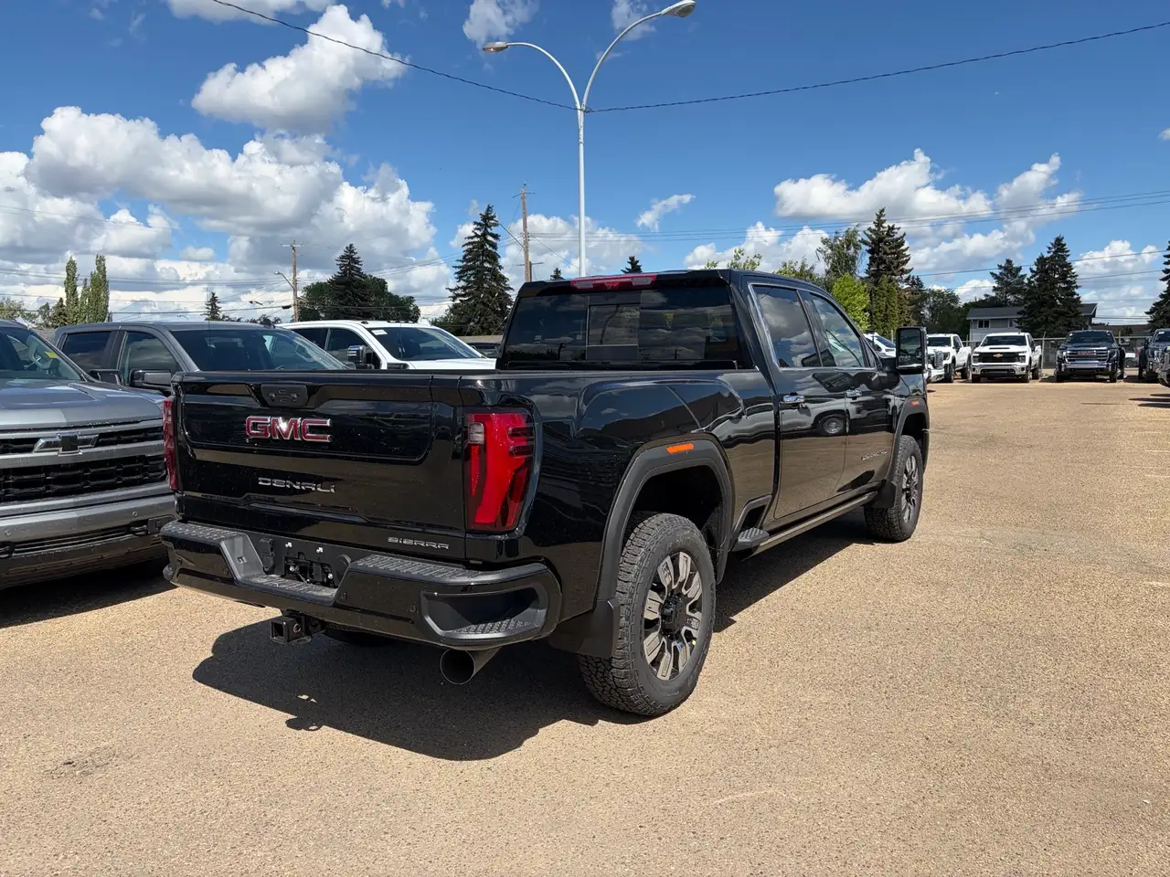 GMC Sierra 2500HD снимка GMC Sierra 2500HD