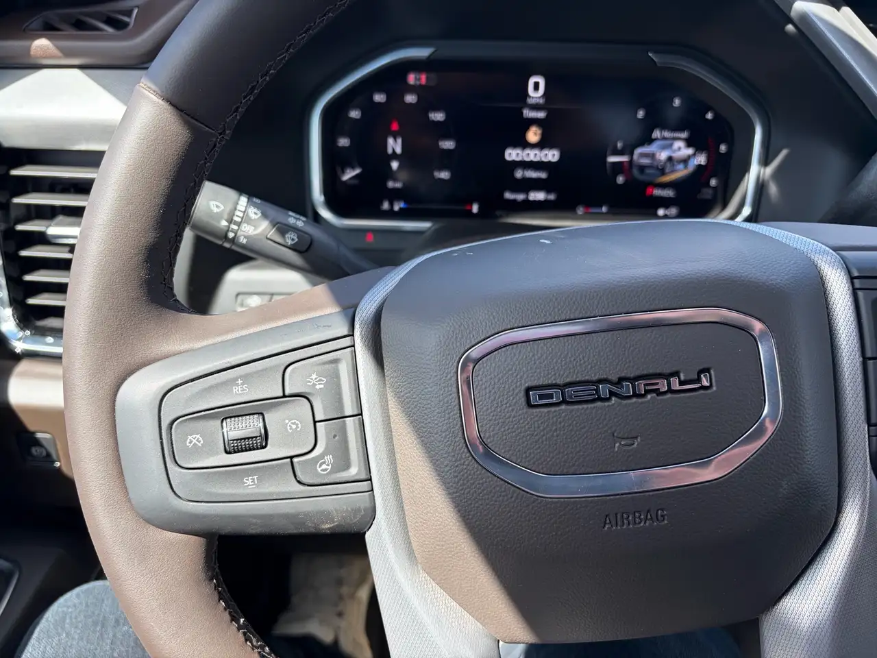 GMC Sierra 2500HD снимка GMC Sierra 2500HD