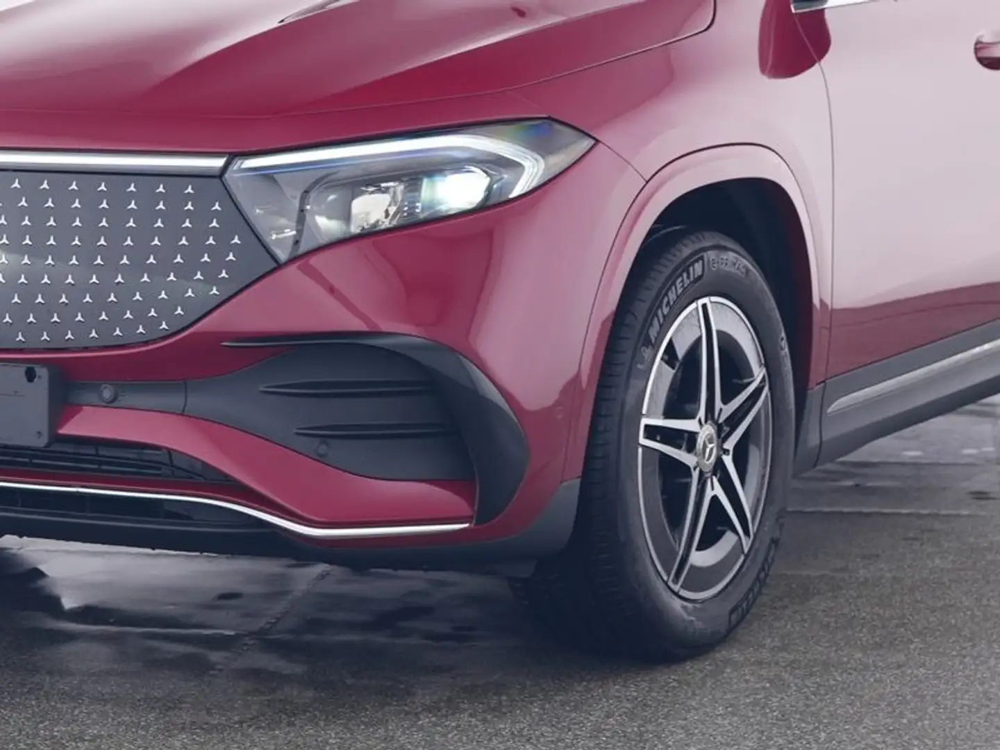 Mercedes-Benz EQA 300 4MATIC AMG-Line AMG-Line Rosso - 2