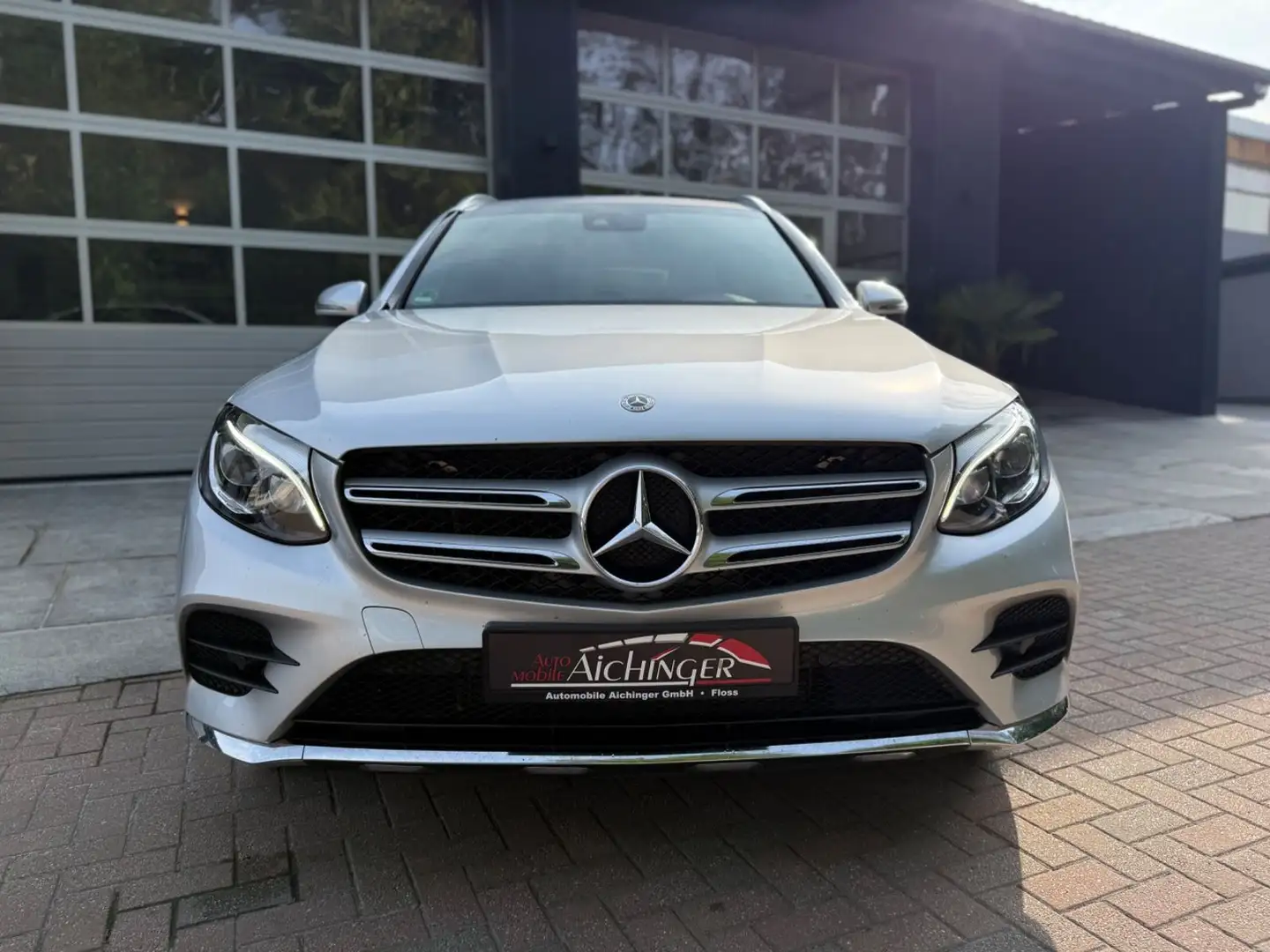 Mercedes-Benz GLC 250 d 4Matic AMG AHK LED 8-Fach Silber - 2